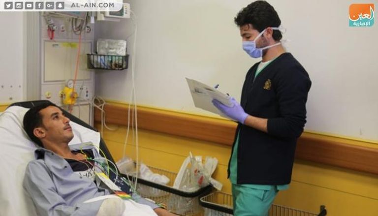 الهلال الأحمر الإماراتي يتكفل بعلاج 12 جريحا يمنيا في القاهرة
