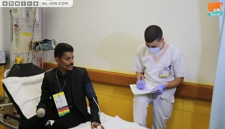 الهلال الأحمر الإماراتي يتكفل بعلاج 12 جريحا يمنيا في القاهرة