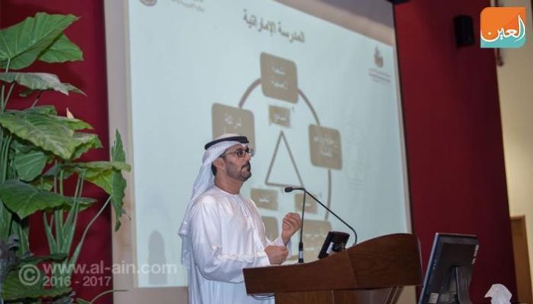 حسين بن إبراهيم الحمادي وزير التربية والتعليم بدولة الإمارات 