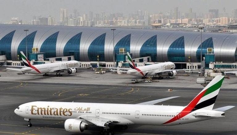 طائرات "طيران الإمارات" بمطار دبي الدولي - صورة أرشيفية