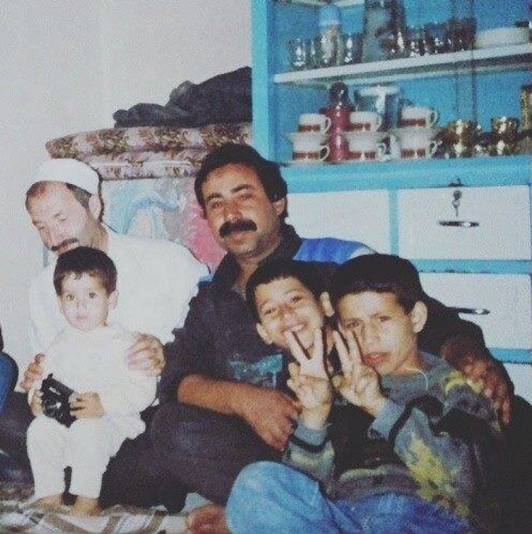 أحمد سوادي سوري يبحث عن قاتل والده