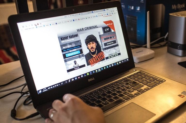 أحمد سوادي سوري يبحث عن قاتل والده