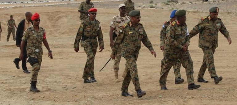 رئيس الأركان المشتركة والوفد المرافق  جانب من العروض قبل الختامية للمشروع التدريبي المشترك "نصرة الحق"