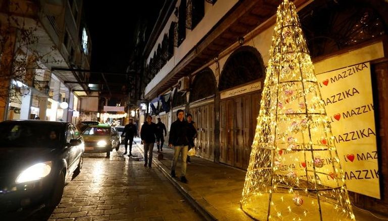 حي القصاع بدمشق يتزين لعيد الميلاد