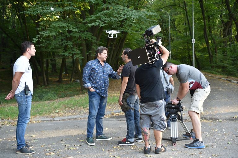 وليد توفيق في موقع تصوير الأغنية