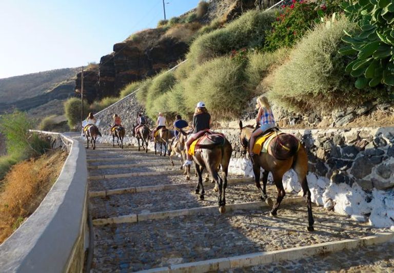 جزيرة سانتوريني - صورة أرشيفية