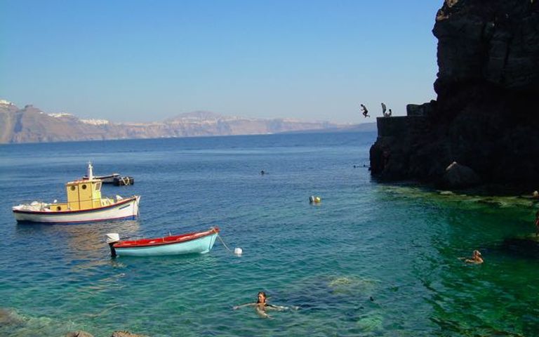 جزيرة سانتوريني - صورة أرشيفية