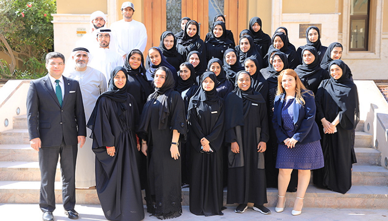 دبي للسياحة تحث الإماراتيين الراغبين بالعمل في السياحة ببرنامج تدريبي