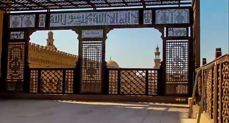 حكايات وأساطير تكشف سر جاذبية "بيت الكريتلية"