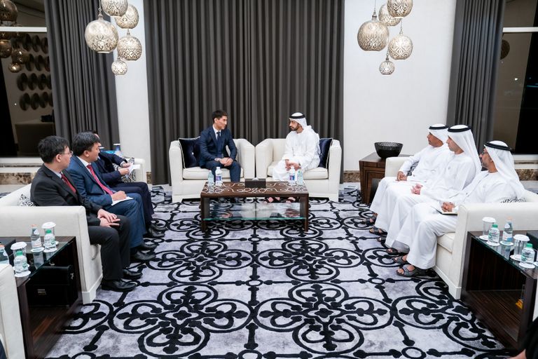 الشيخ عبدالله بن زايد آل نهيان وتشينغيز أيداربيكوف