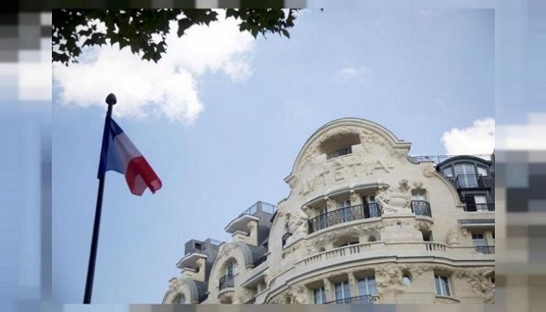 صورة لواجهة فندق لوتيتيا في باريس – رويترز