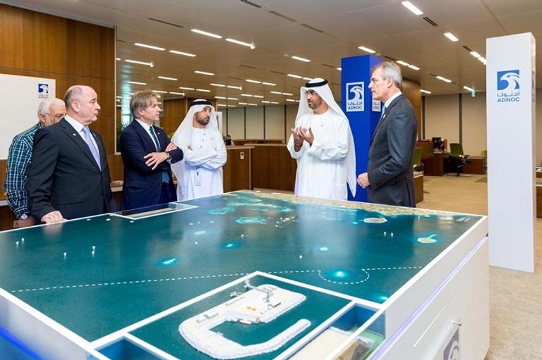 الدكتور سلطان بن أحمد الجابر والدكتور راينير سيلي