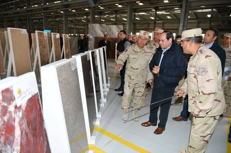 السيسي يتفقد مشروعات هضبة الجلالة 