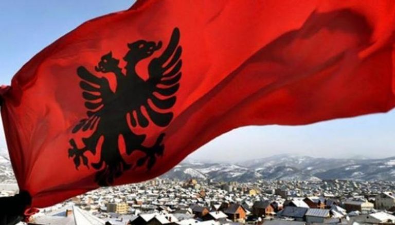 علم ألبانيا