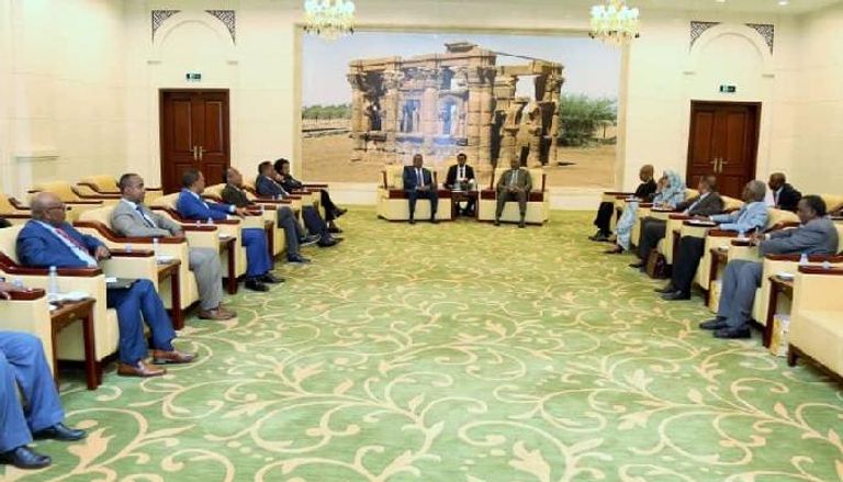 جانب من الاجتماع السوداني الإثيوبي في الخرطوم