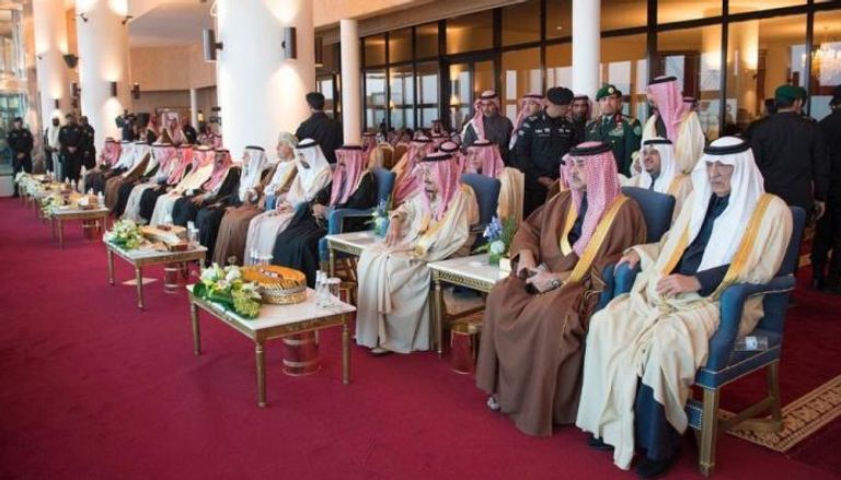 الملك سلمان والحضور في افتتاح مهرجان الجنادرية