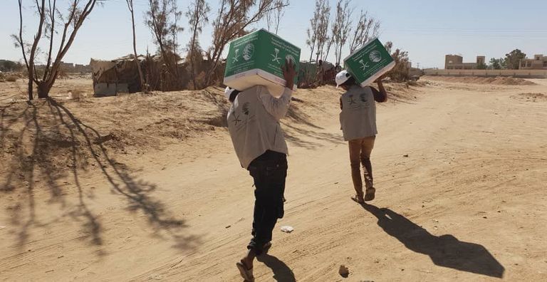 "سلمان للإغاثة" يوزع 37 طنا من السلال الغذائية في محافظة الجوف اليمنية