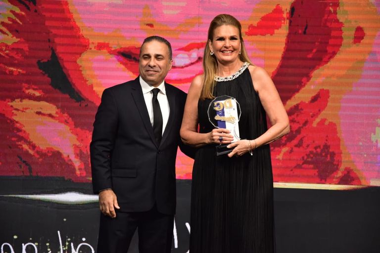 تكريم نجوم الفن والإعلام بالدورة الـ١٥ لمهرجان