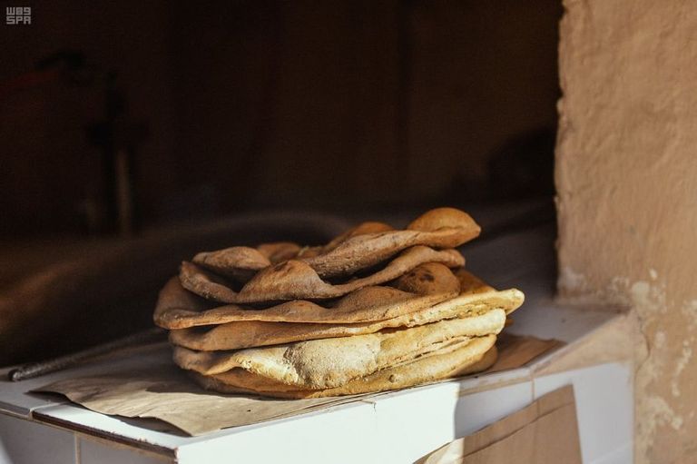 الخباز خالد خليل من أكبر المشاركين عمرا في مهرجان الجنادرية