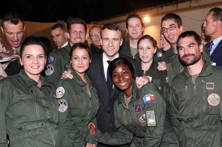 الرئيس الفرنسي إمانويل ماكرون خلال الزيارة