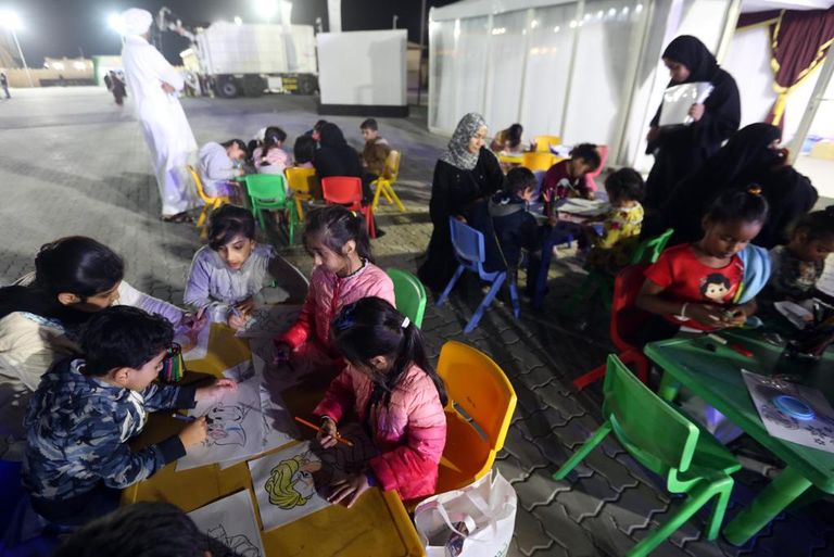 إقبال جماهيري على مهرجان الظفرة