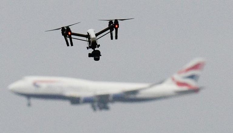 طائرات الدرونز تزعج أمن مطار جاتويك  