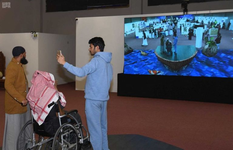 التراث السعودي يجذب عدسات كاميرات الزوار بالجنادرية الـ33