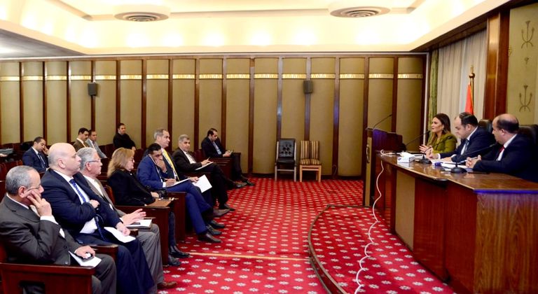 وزيرة الاستثمار المصرية خلال اجتماعها بالبرلمان