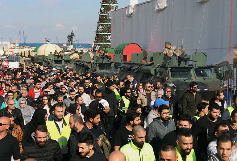 الاحتجاجات اللبنانية - رويترز