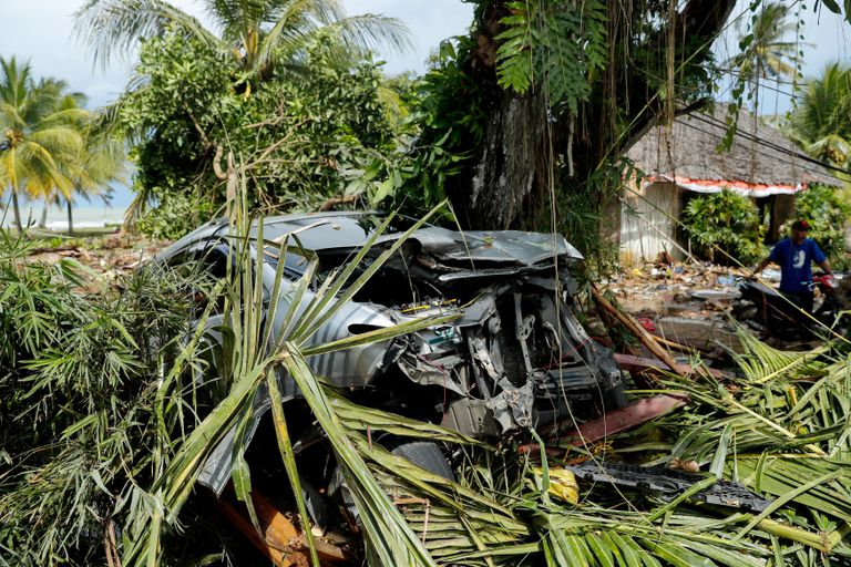 تسونامي إندونيسيا يقتل أكثر من 280 شخصا