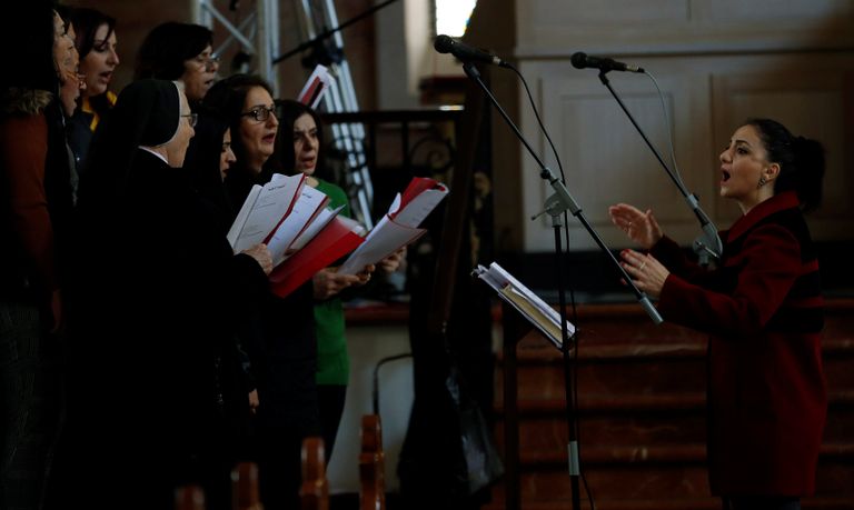 زوار عيد الميلاد يتوافدون على كنيسة المهد