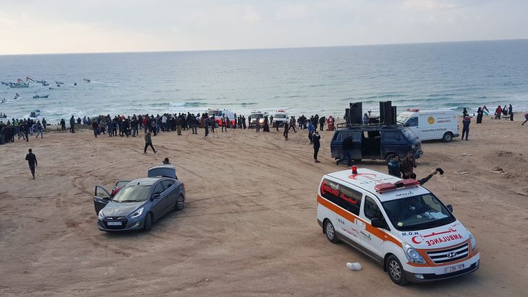 اعتداءات إسرائيلية على مسيرة بحرية لفلسطينيين في غزة