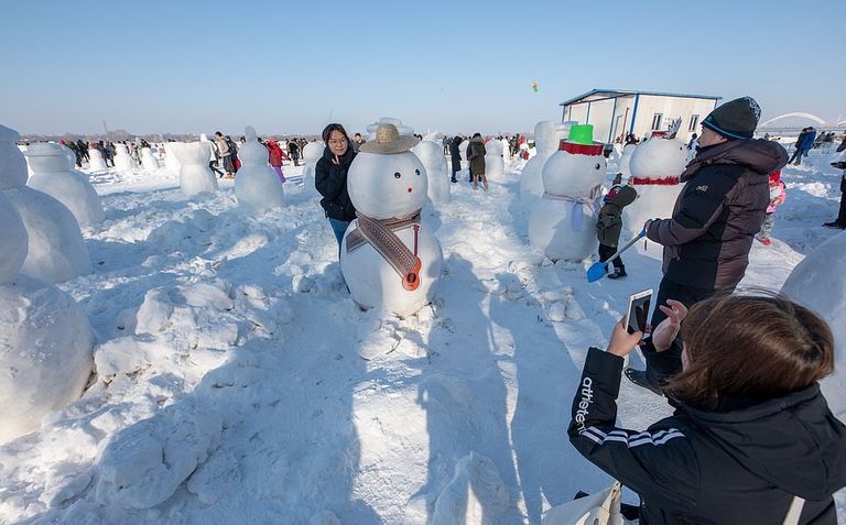 2000 رجل ثلج يستقبلون العام الجديد في الصين