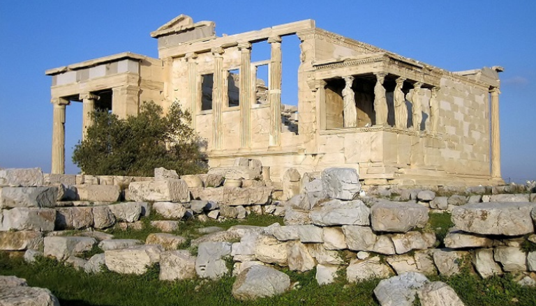 قلعة الأكروبول الشهيرة في أثينا
