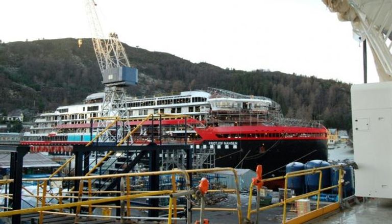مصنع سفن تعمل بالوقود والطاقة الكهربائية في النرويج