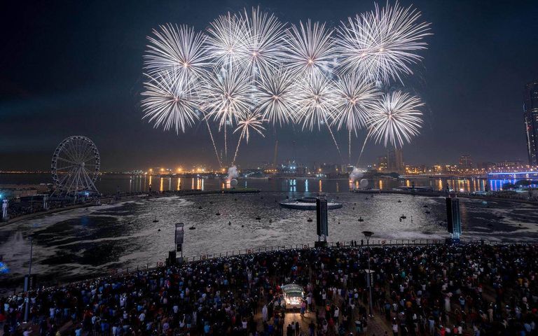 أجواء فريدة في احتفالات دبي برأس السنة كل عام