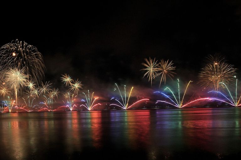 أجواء فريدة في احتفالات دبي برأس السنة كل عام