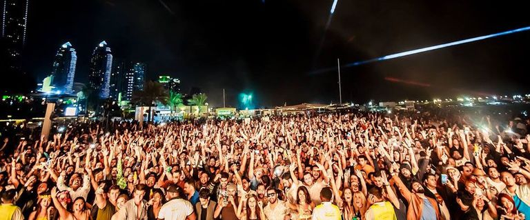 أجواء فريدة في احتفالات دبي برأس السنة كل عام