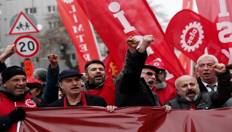 جانب من احتجاجات الأتراك على سياسات أردوغان الاقتصادية