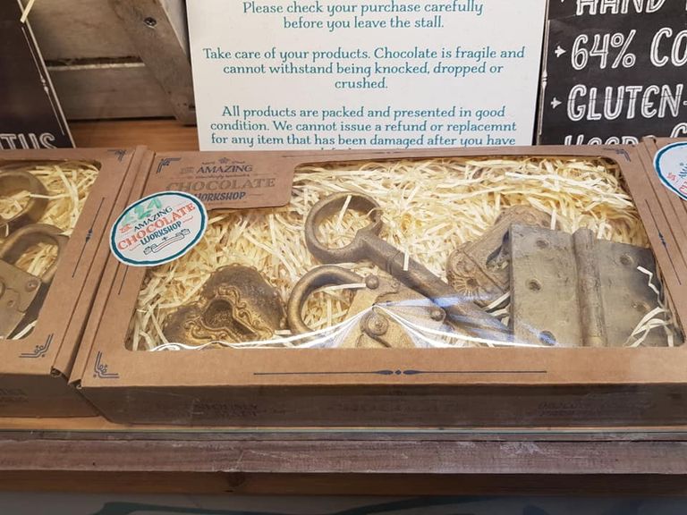 محل بيع الشوكولاته الغريبة في كارديف شوكولاتة على هيئة