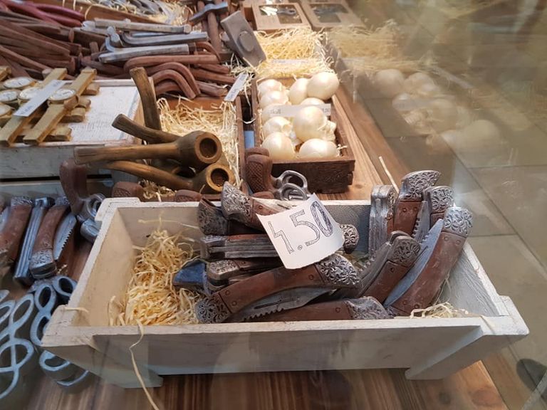 محل بيع الشوكولاته الغريبة في كارديف شوكولاتة على هيئة