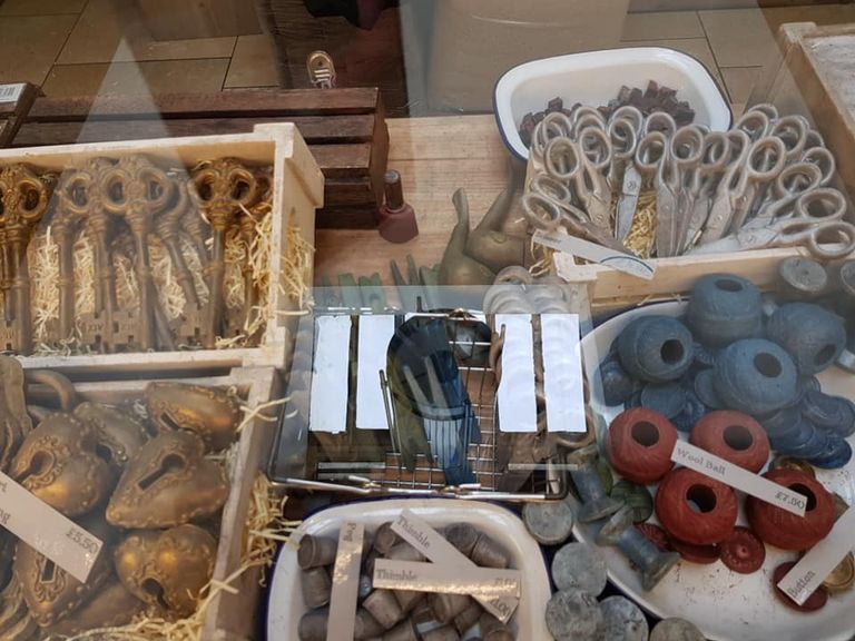 محل بيع الشوكولاته الغريبة في كارديف شوكولاتة على هيئة