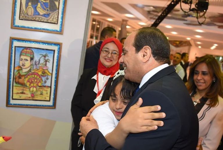 جانب من اهتمام الرئيس المصري بأصحاب الهمم