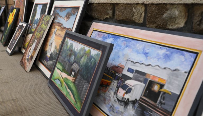 الفنانة التشكيلية الإثيوبية سامراويت موغس