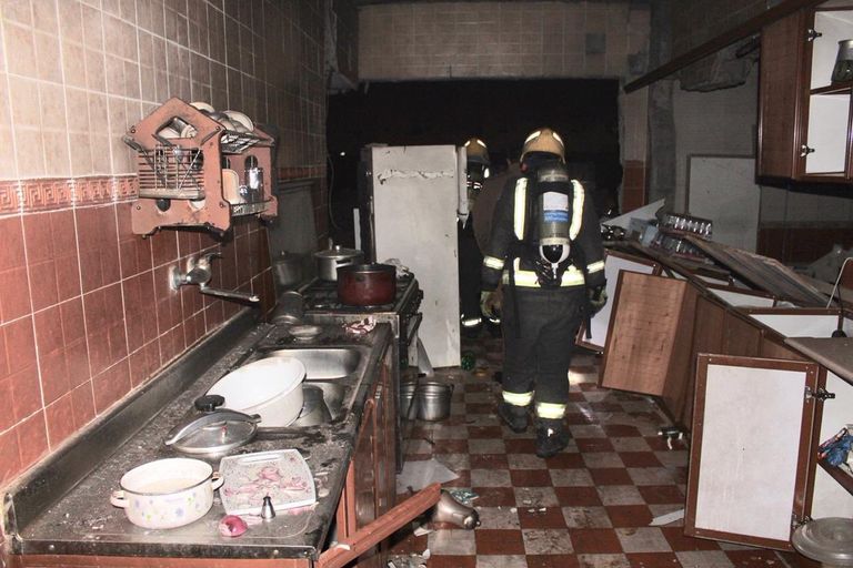 آثار الانفجار بعد تسرب الغاز بفيلا في سكاكا السعودية