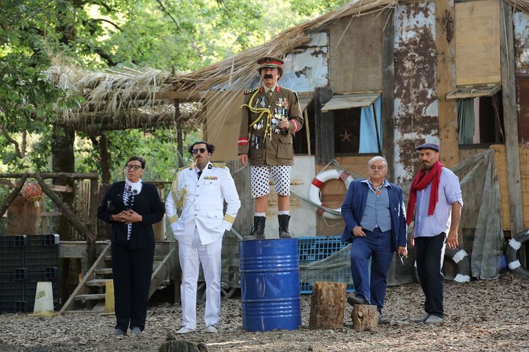 لقطة من مسلسل الواق واق مشهد من المسلسل السوري "شبابيك".