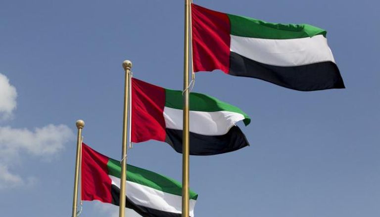 العلم الإماراتي يعانق السماء بأرقام قياسية عالمية في 2018