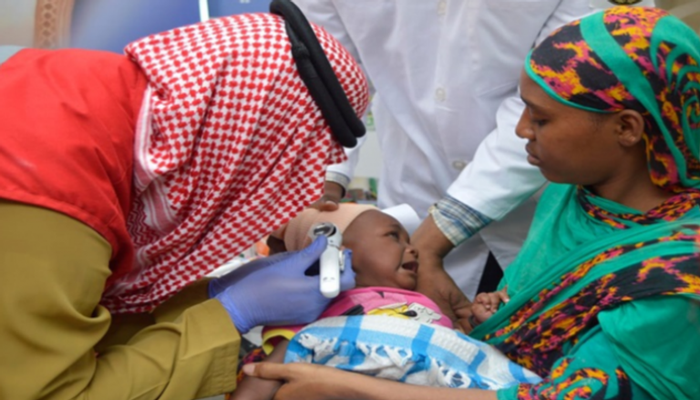 أطباء الإمارات ينجحون في علاج مليون امرأة وطفل في عام زايد 