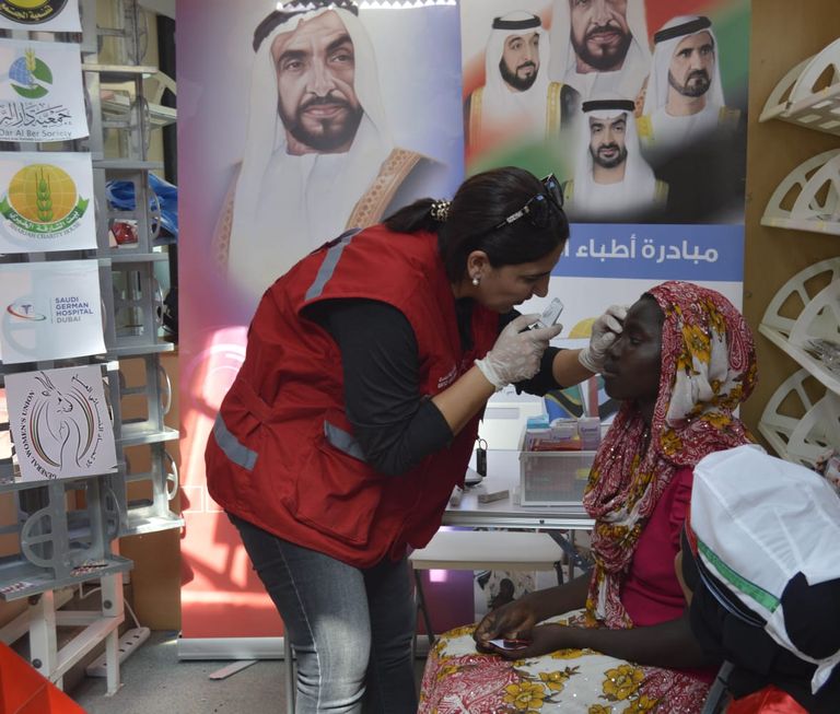 أطباء الإمارات ينجحون في علاج مليون امرأة وطفل في عام زايد