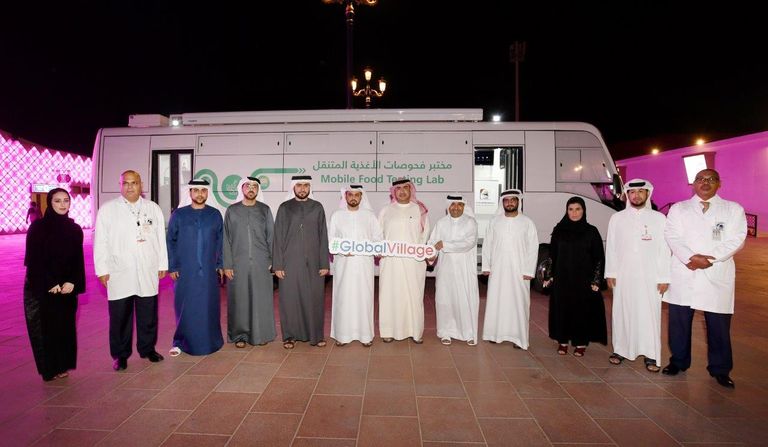 بلدية دبي تدشن المختبر المتنقل الذكي لفحص الأغذية في القرية العالمية